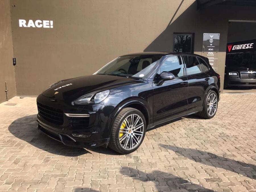  Porsche Cayenne by RACE! 2017 года  (фото 1 из 7)